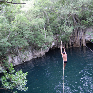 Tirolesa cenote verde lucero